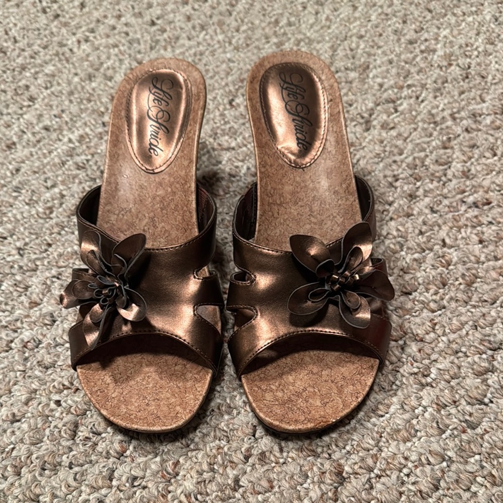 Life Stride Black Sandals with Elegant Floral Design